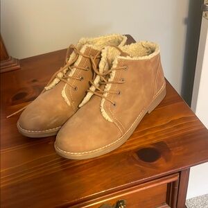Cozy Tan Ankle Boots with Faux Fur Lining